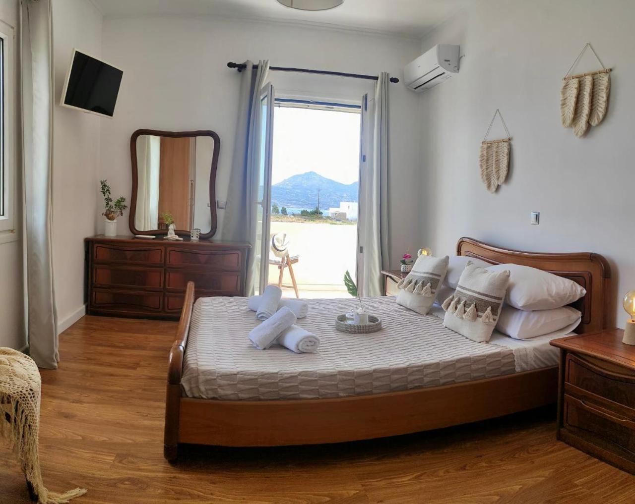 Theasis Apartments Adamantas  Ngoại thất bức ảnh